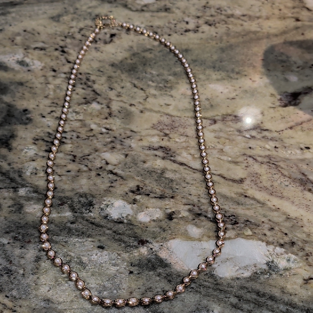 ViVI Gold and Cream Pearl Necklace - Picture 2 of 3